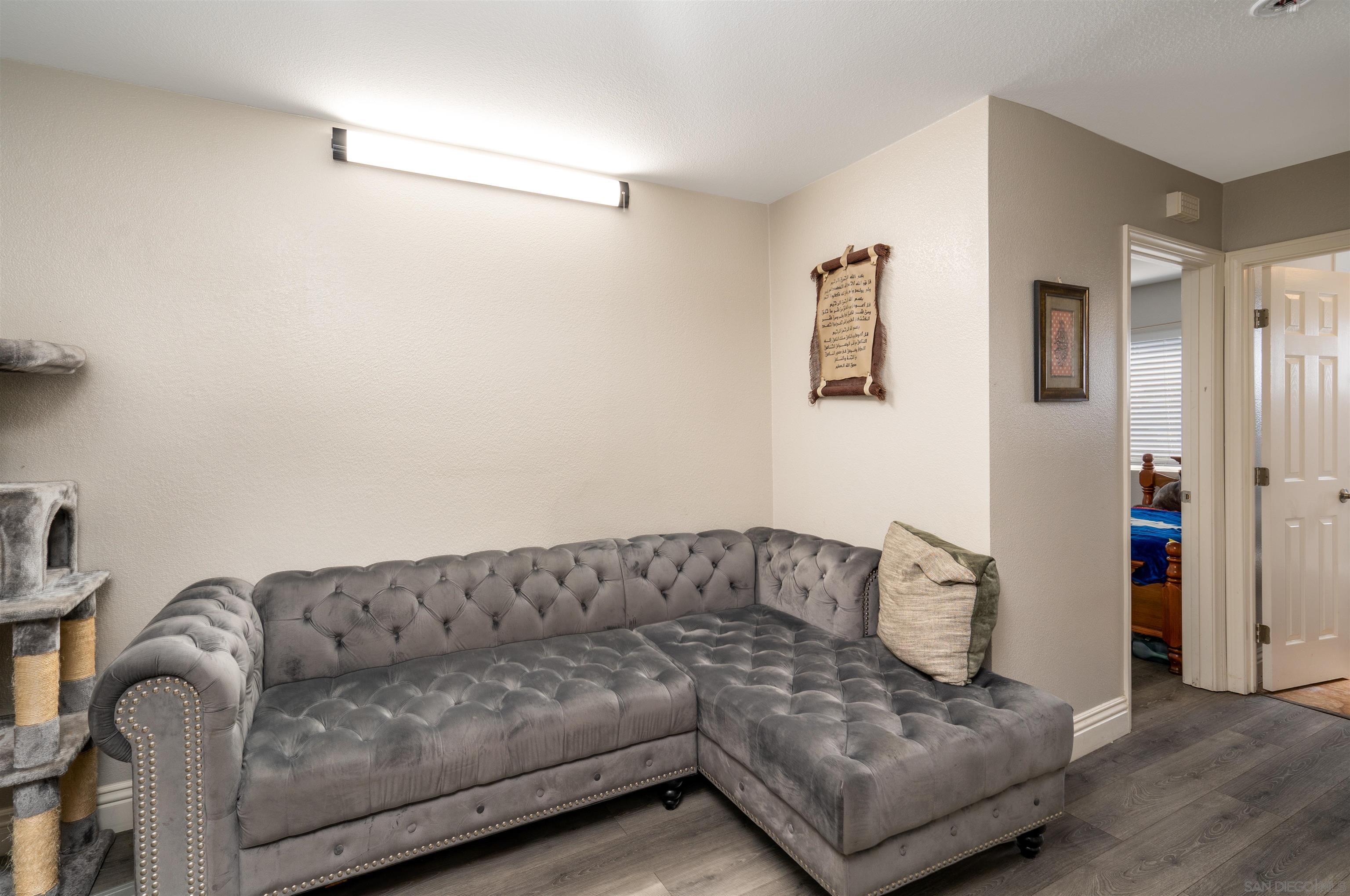 1160 E Lexington Ave 6