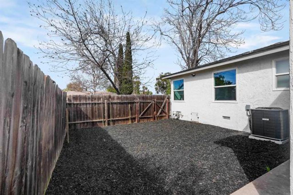 listing image 44