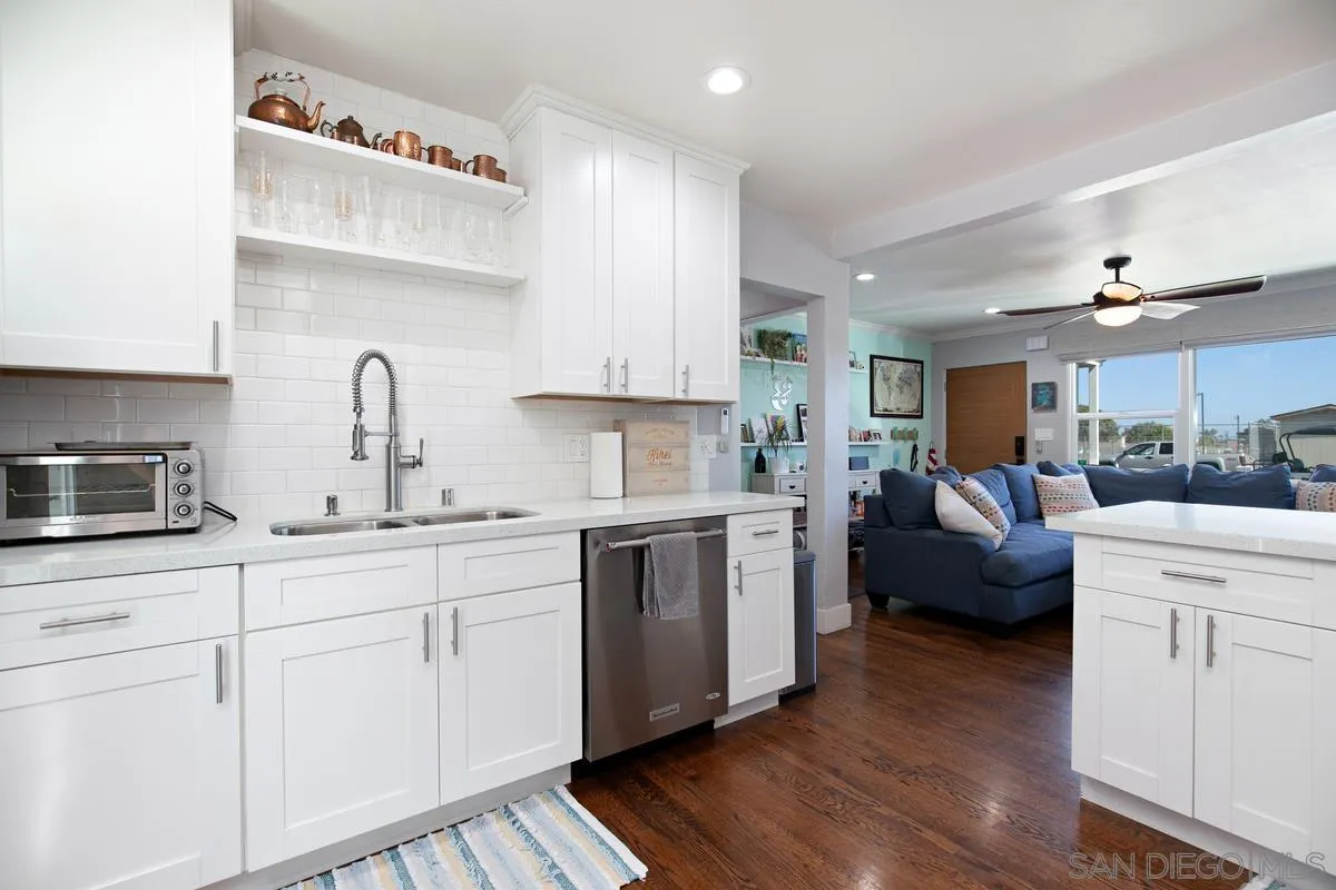 San Diego, California 92109, United States, 3 Bedrooms Bedrooms, ,4 BathroomsBathrooms,Residential,Active,152997