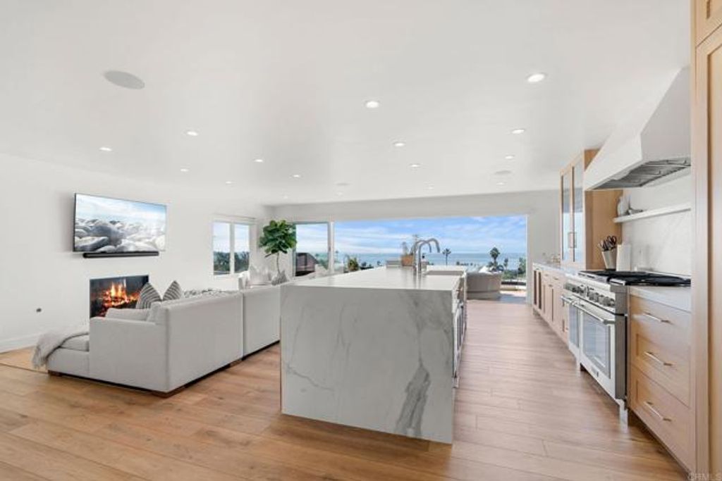 Photo of 2172 Oxford Avenue, Cardiff By The Sea, CA 92007 (MLS # NDP2210999)