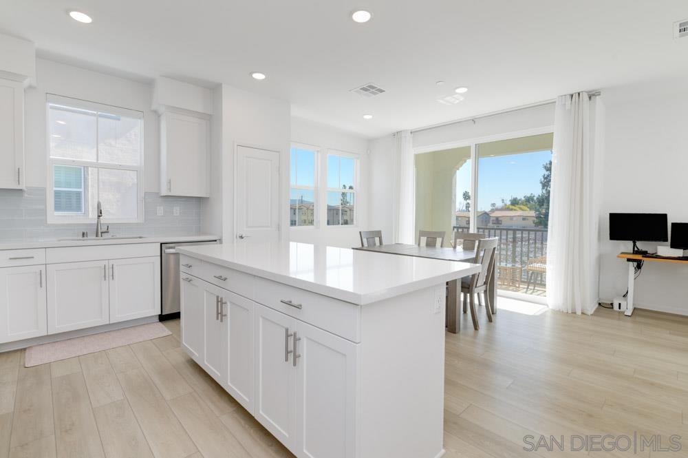 2329 Columba Glen