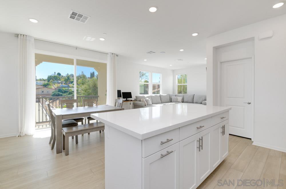 2329 Columba Glen