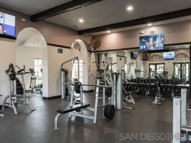 San Diego, California 92130, United States, 4 Bedrooms Bedrooms, ,3 BathroomsBathrooms,Residential,Pending,85729