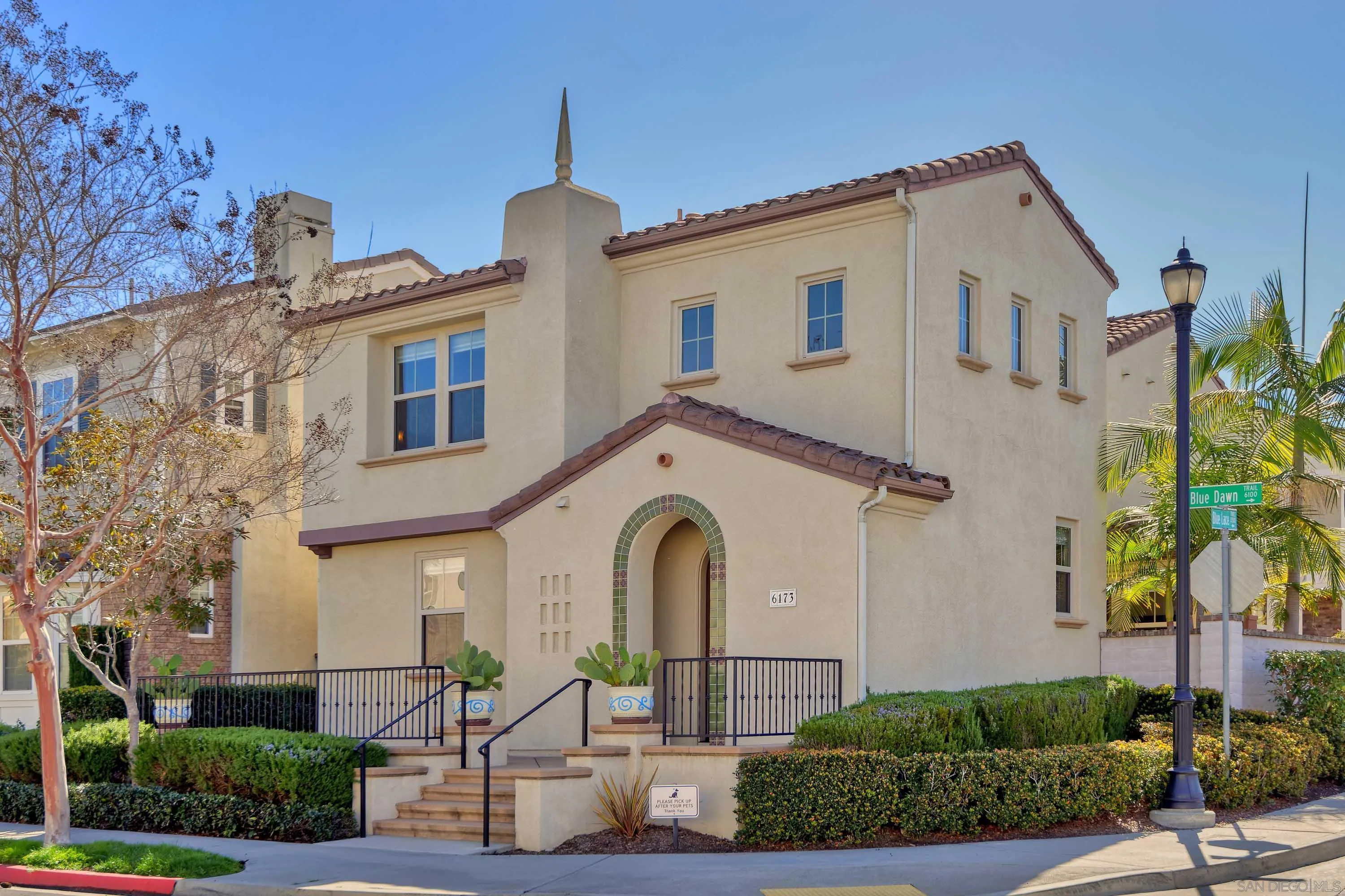 San Diego, California 92130, United States, 4 Bedrooms Bedrooms, ,3 BathroomsBathrooms,Residential,Pending,85729