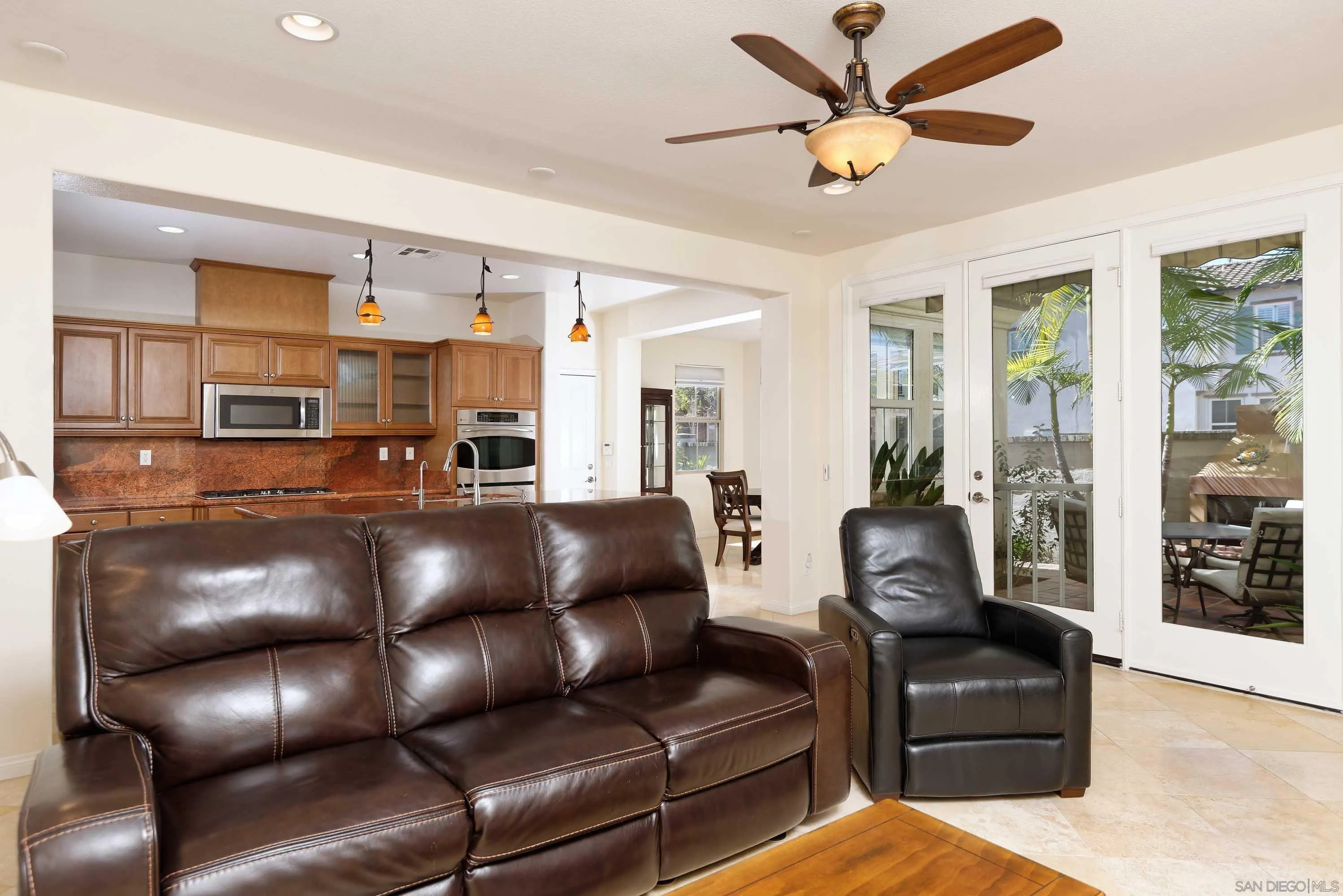 San Diego, California 92130, United States, 4 Bedrooms Bedrooms, ,3 BathroomsBathrooms,Residential,Pending,85729