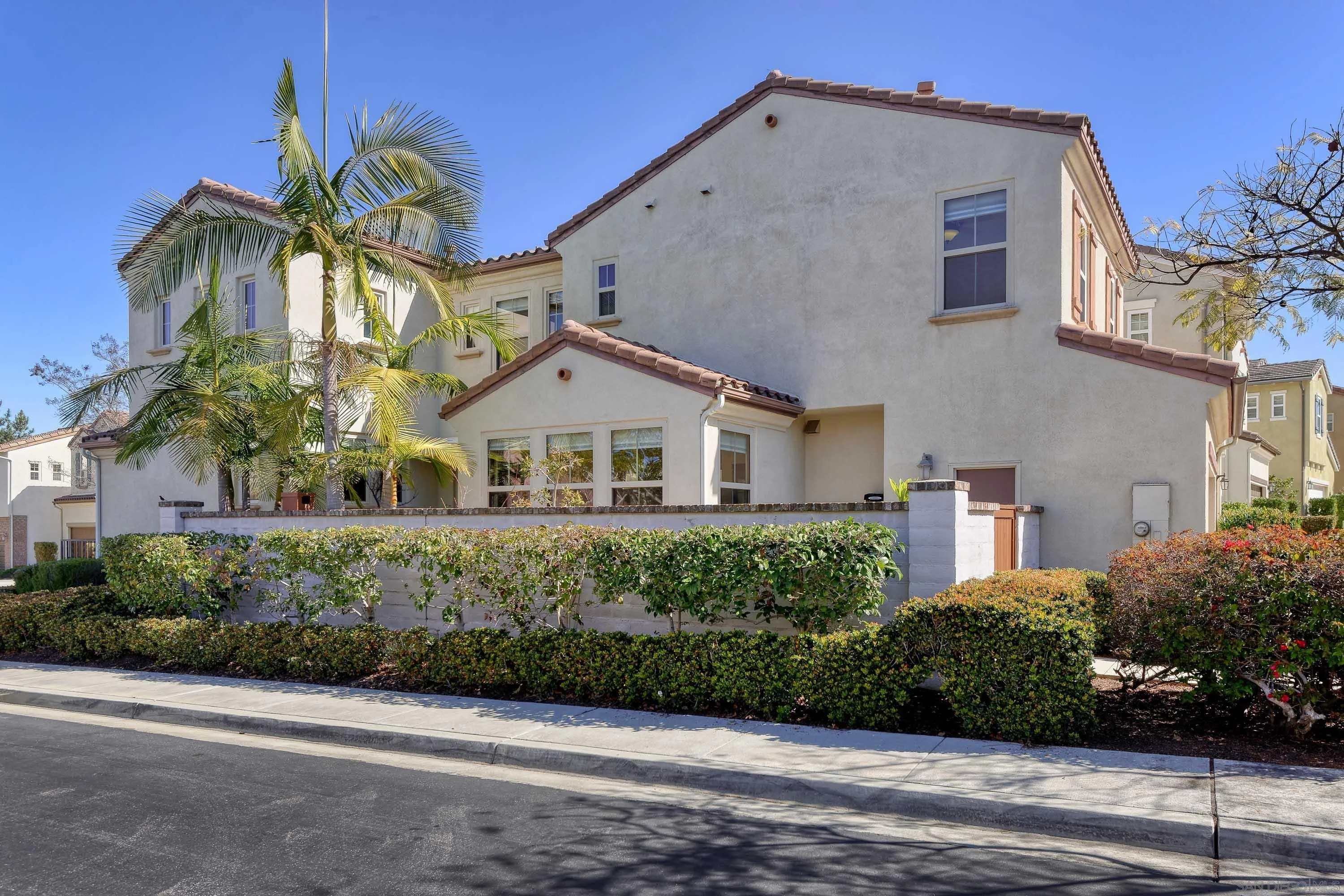 San Diego, California 92130, United States, 4 Bedrooms Bedrooms, ,3 BathroomsBathrooms,Residential,Pending,85729