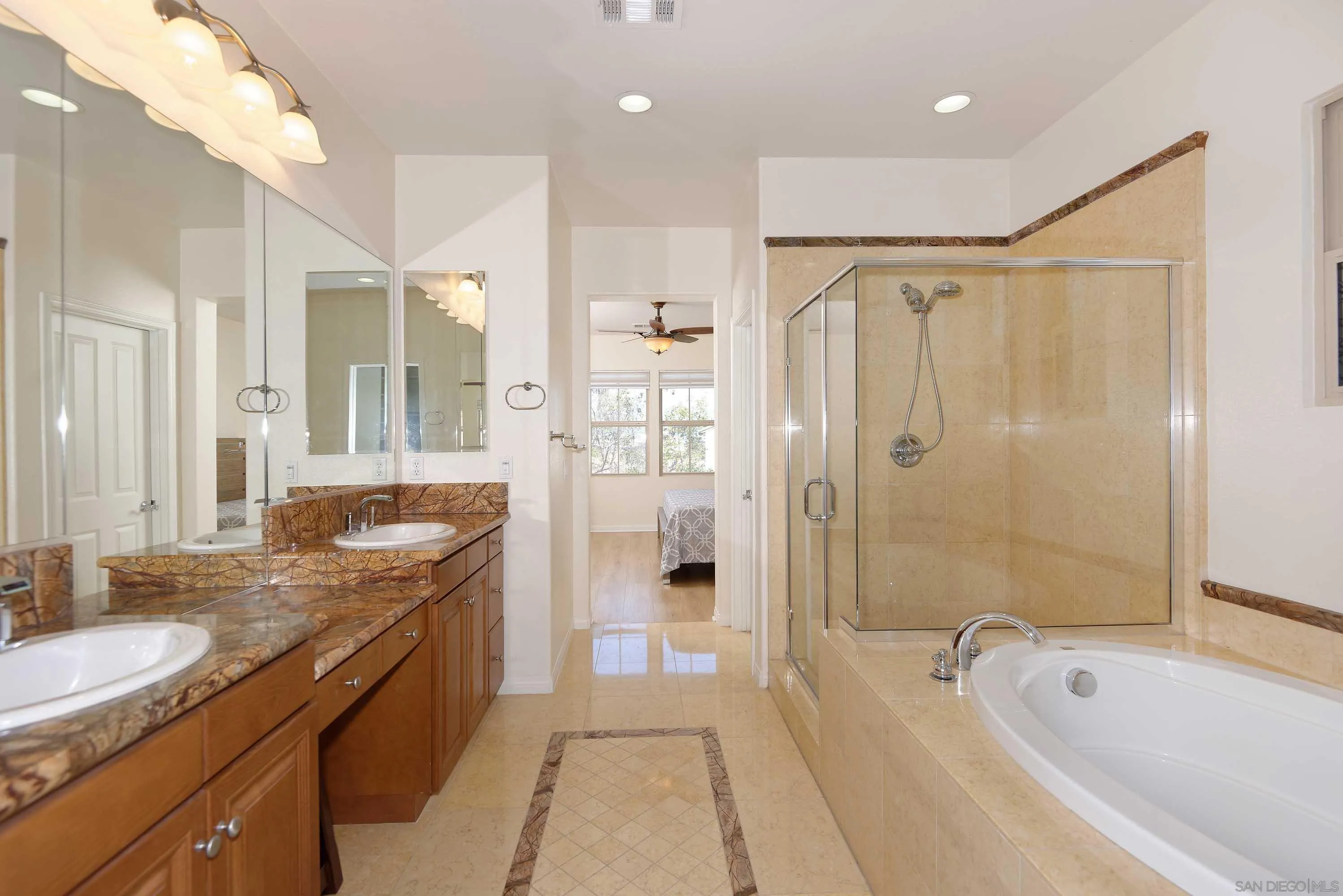 San Diego, California 92130, United States, 4 Bedrooms Bedrooms, ,3 BathroomsBathrooms,Residential,Pending,85729