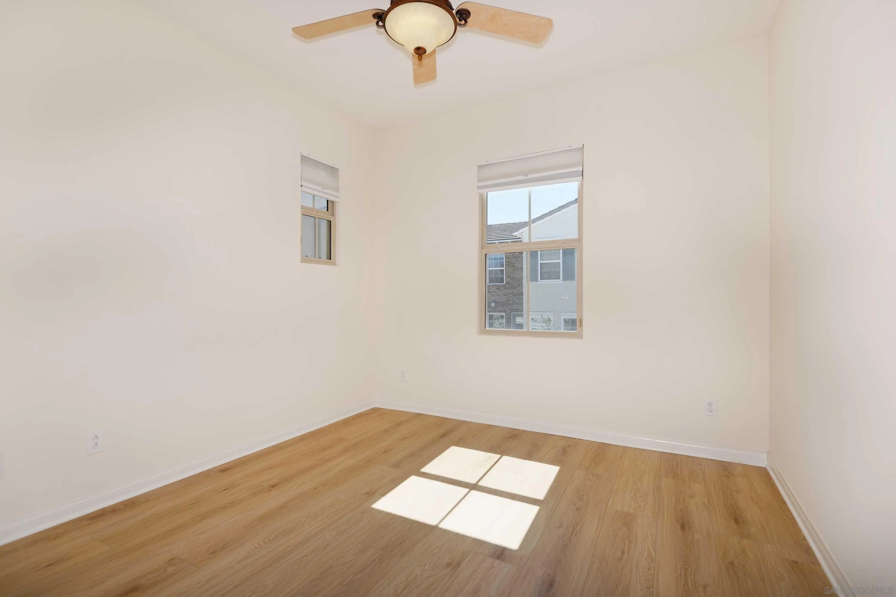 San Diego, California 92130, United States, 4 Bedrooms Bedrooms, ,3 BathroomsBathrooms,Residential,Pending,85729