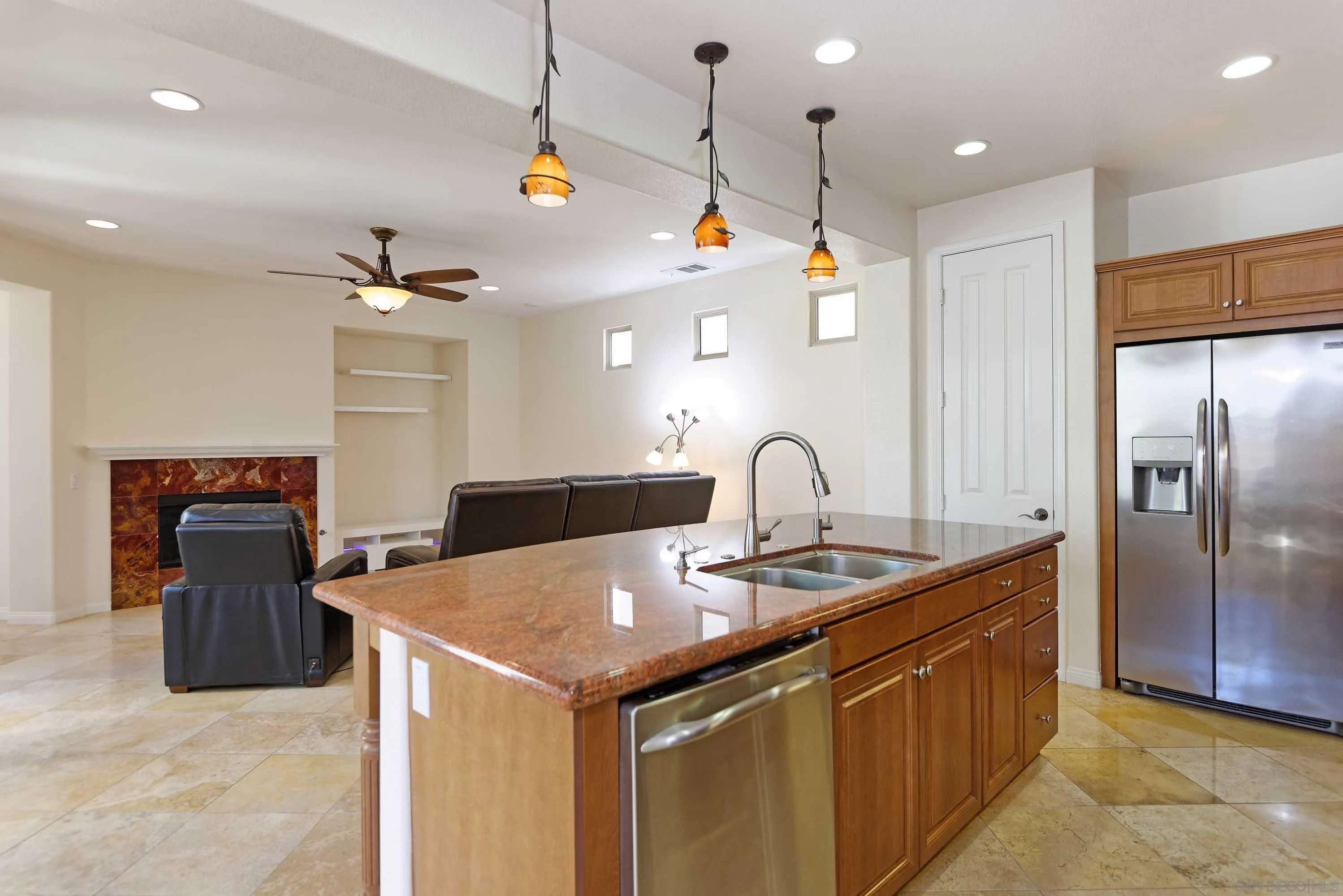 San Diego, California 92130, United States, 4 Bedrooms Bedrooms, ,3 BathroomsBathrooms,Residential,Pending,85729