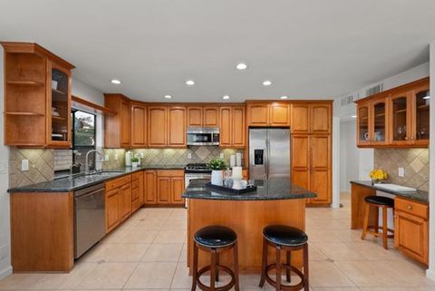 21905 Grovepark Drive Saugus CA 91350