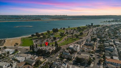 3770  Crown Point Dr  103 Pacific Beach CA 92109
