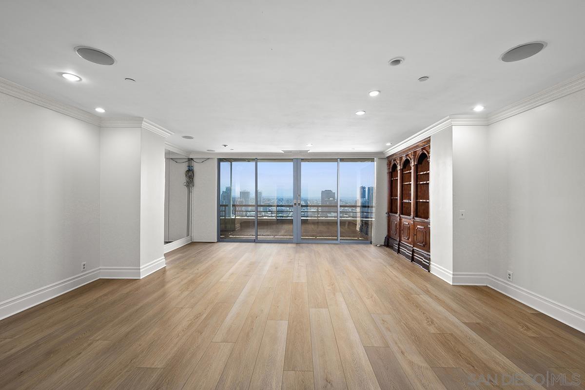 700 Front Streeet 2307