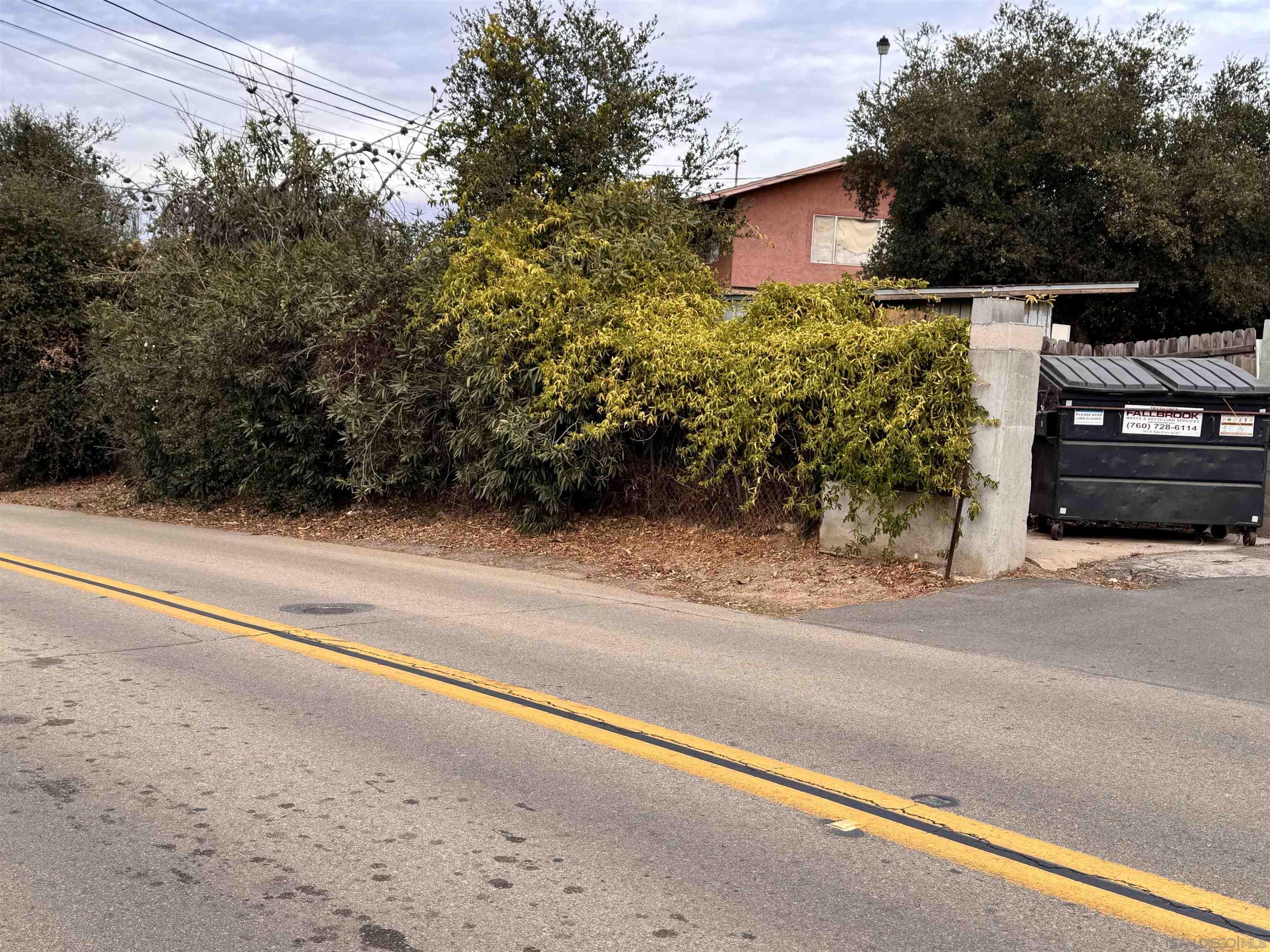 1708 E Mission