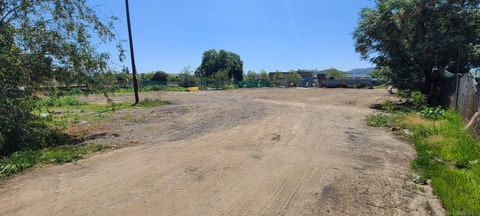 11457  El Nopal Lakeside CA 92040