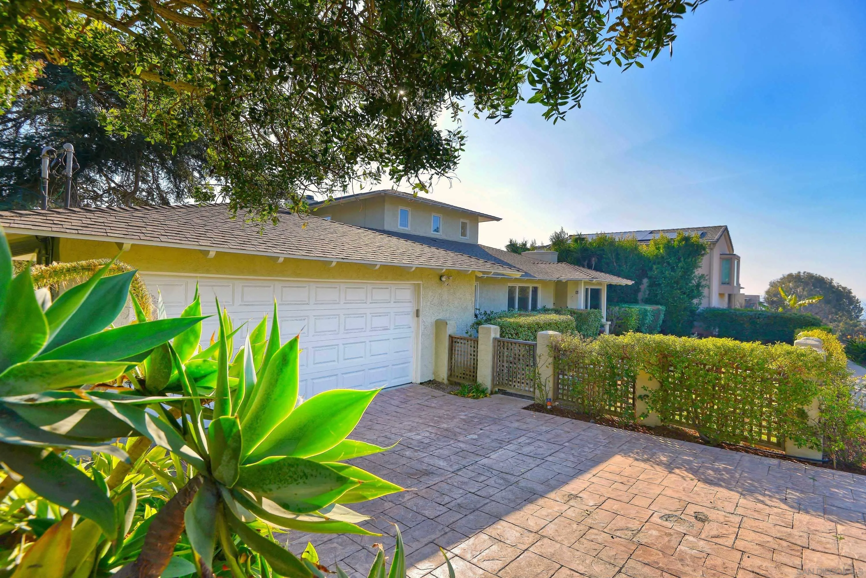 La Jolla, California 92037, United States, 4 Bedrooms Bedrooms, ,3 BathroomsBathrooms,Residential,Active,8885