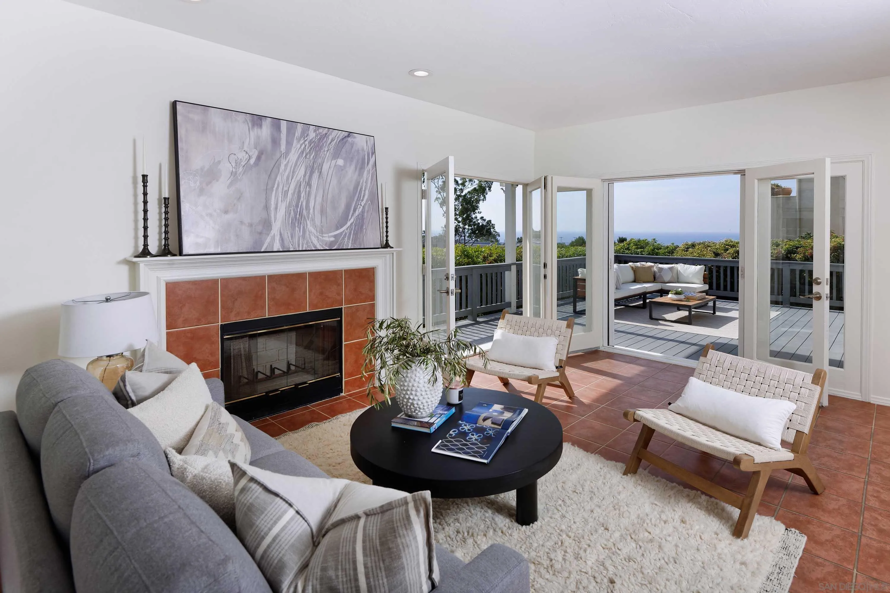 La Jolla, California 92037, United States, 4 Bedrooms Bedrooms, ,3 BathroomsBathrooms,Residential,Active,8885