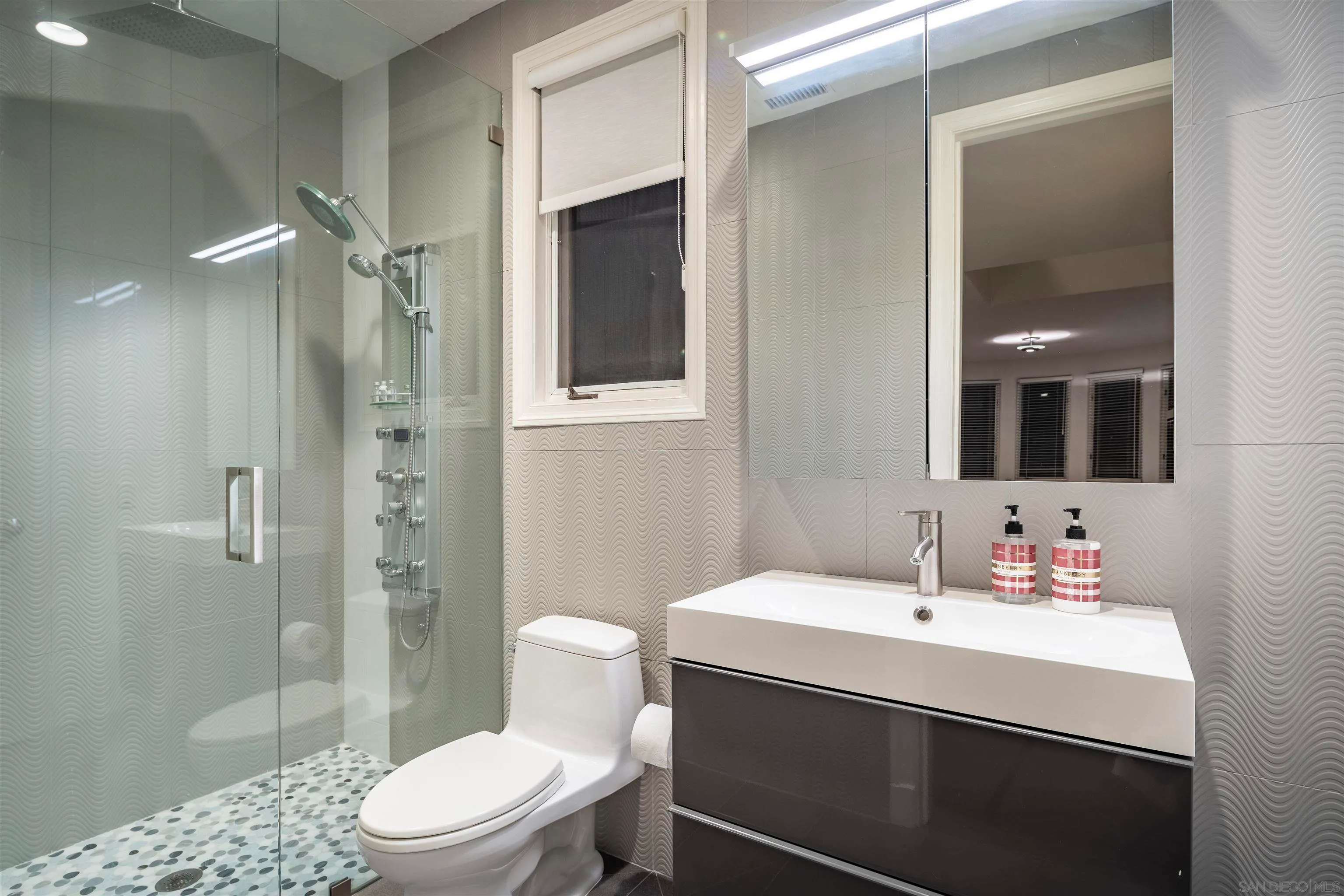 Rancho Santa Fe, California 92067, United States, 6 Bedrooms Bedrooms, ,7 BathroomsBathrooms,Residential,Active,34278