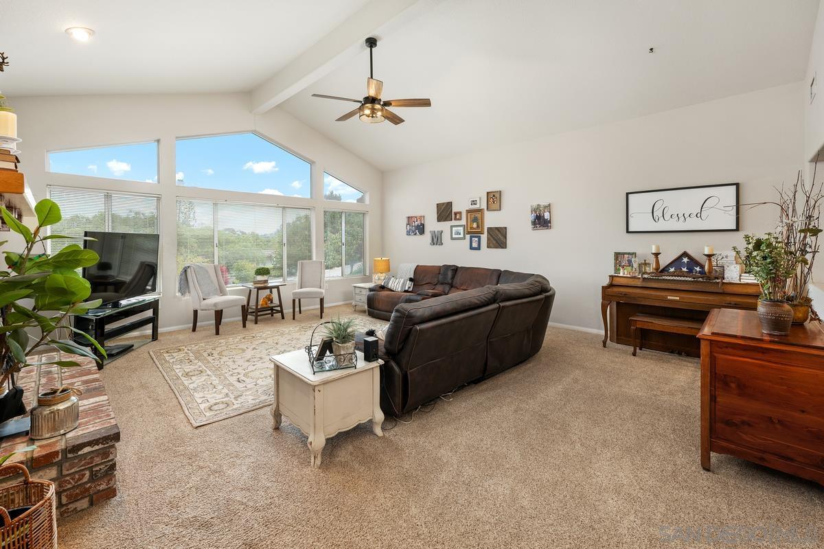 10913 Treeside Ln