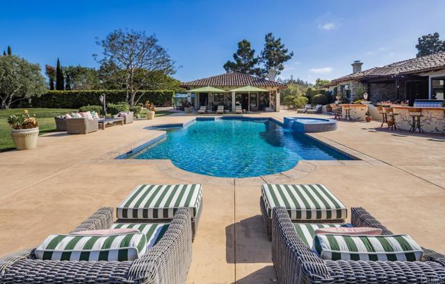 4843 La Jacaranda