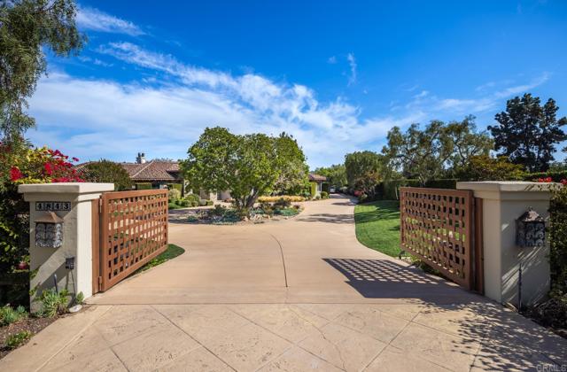 4843 La Jacaranda