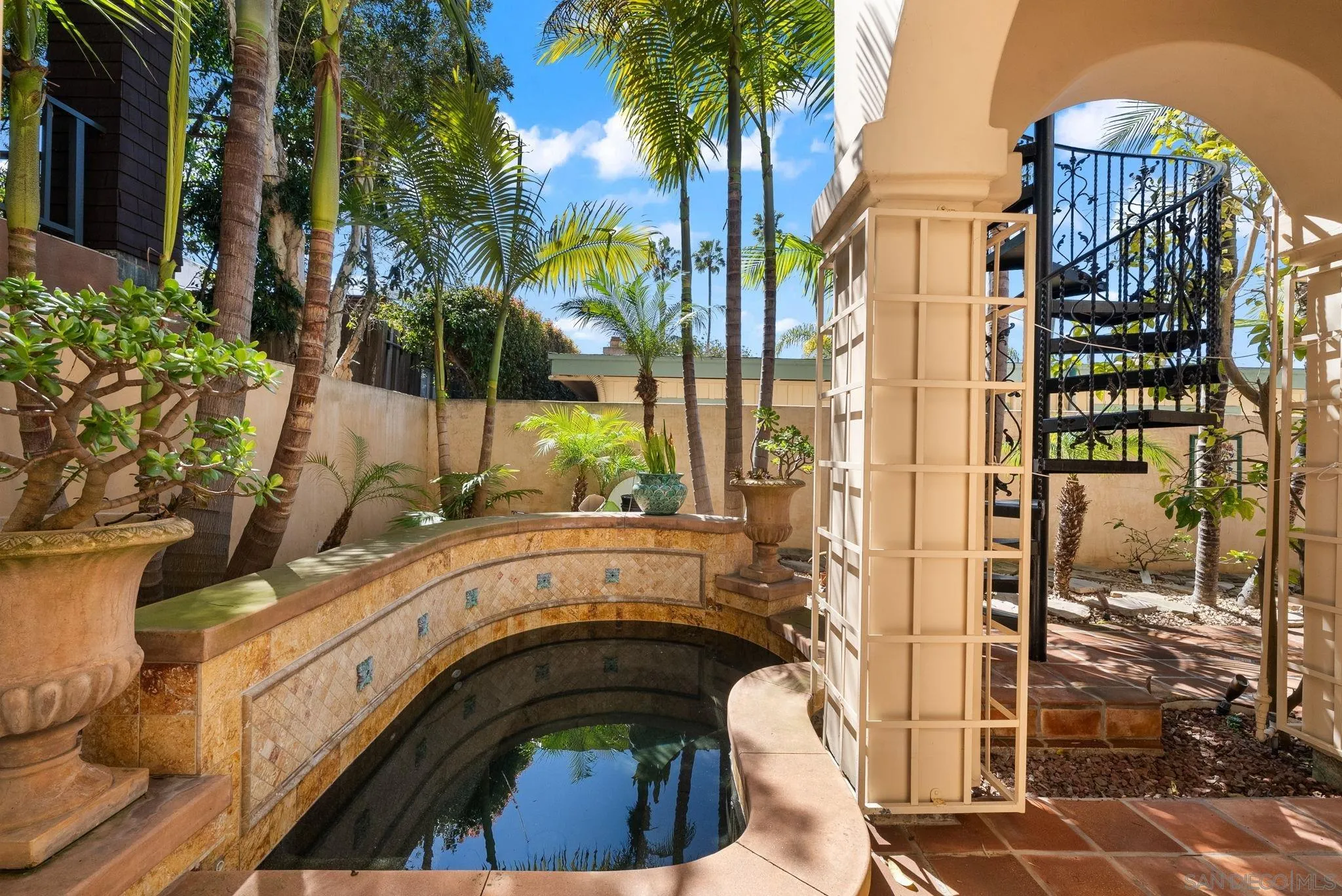 La Jolla, California 92037, United States, 4 Bedrooms Bedrooms, ,5 BathroomsBathrooms,Residential,Active,88928