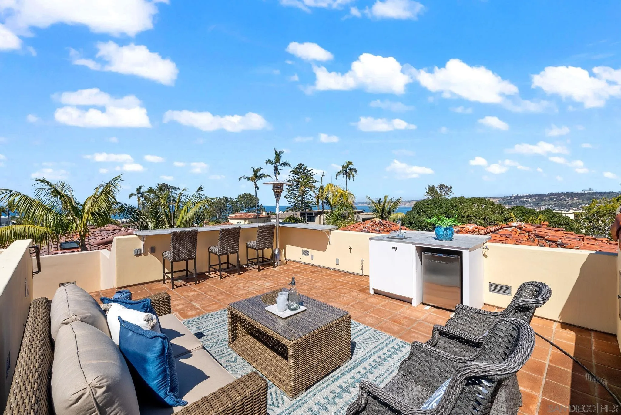 La Jolla, California 92037, United States, 4 Bedrooms Bedrooms, ,5 BathroomsBathrooms,Residential,Active,88928