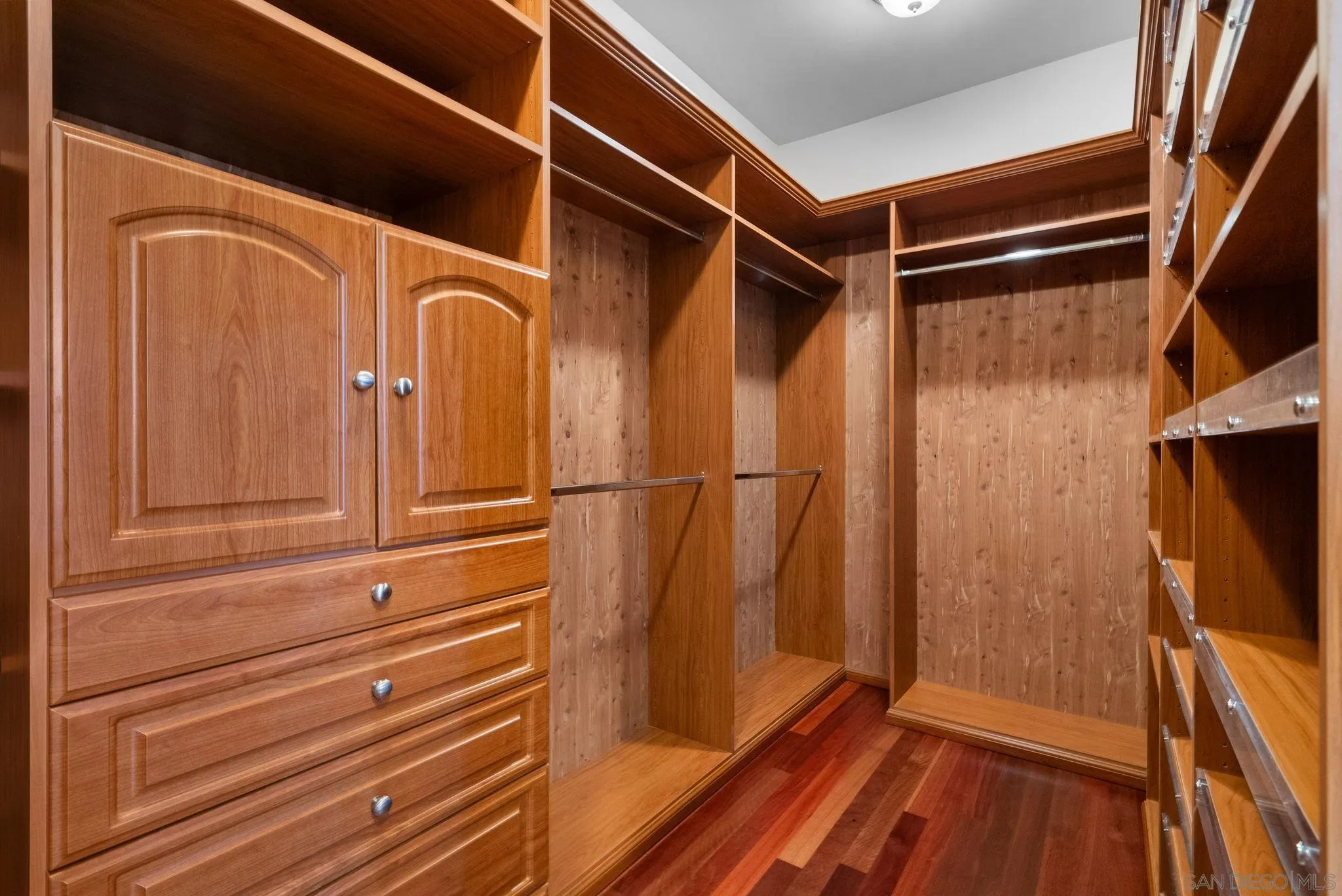 La Jolla, California 92037, United States, 4 Bedrooms Bedrooms, ,5 BathroomsBathrooms,Residential,Active,88928