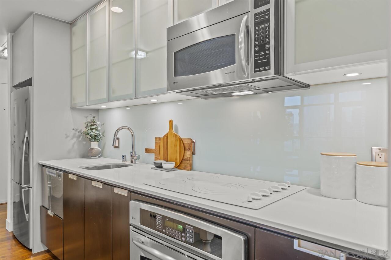 575 6th Ave 901