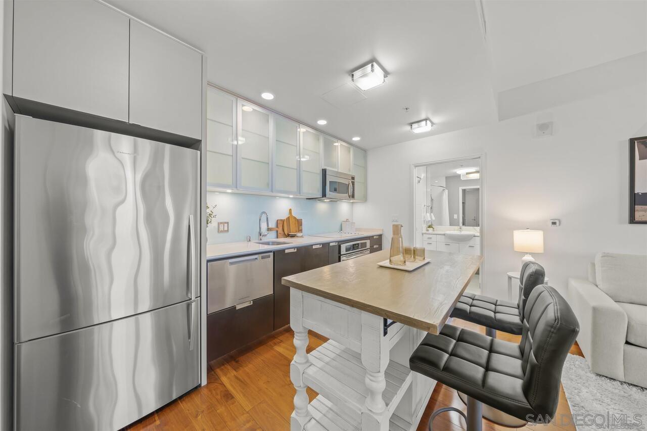 575 6th Ave 901