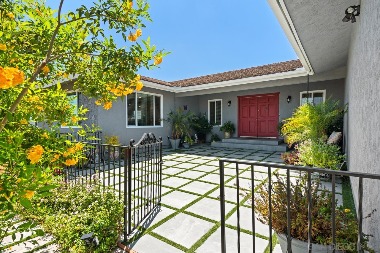 4187 E Arrieta Cir
