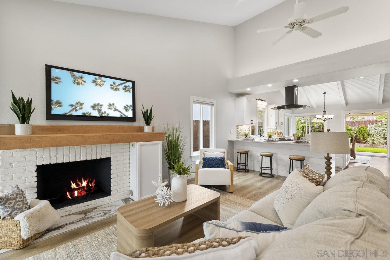 8924 La Cintura Ct