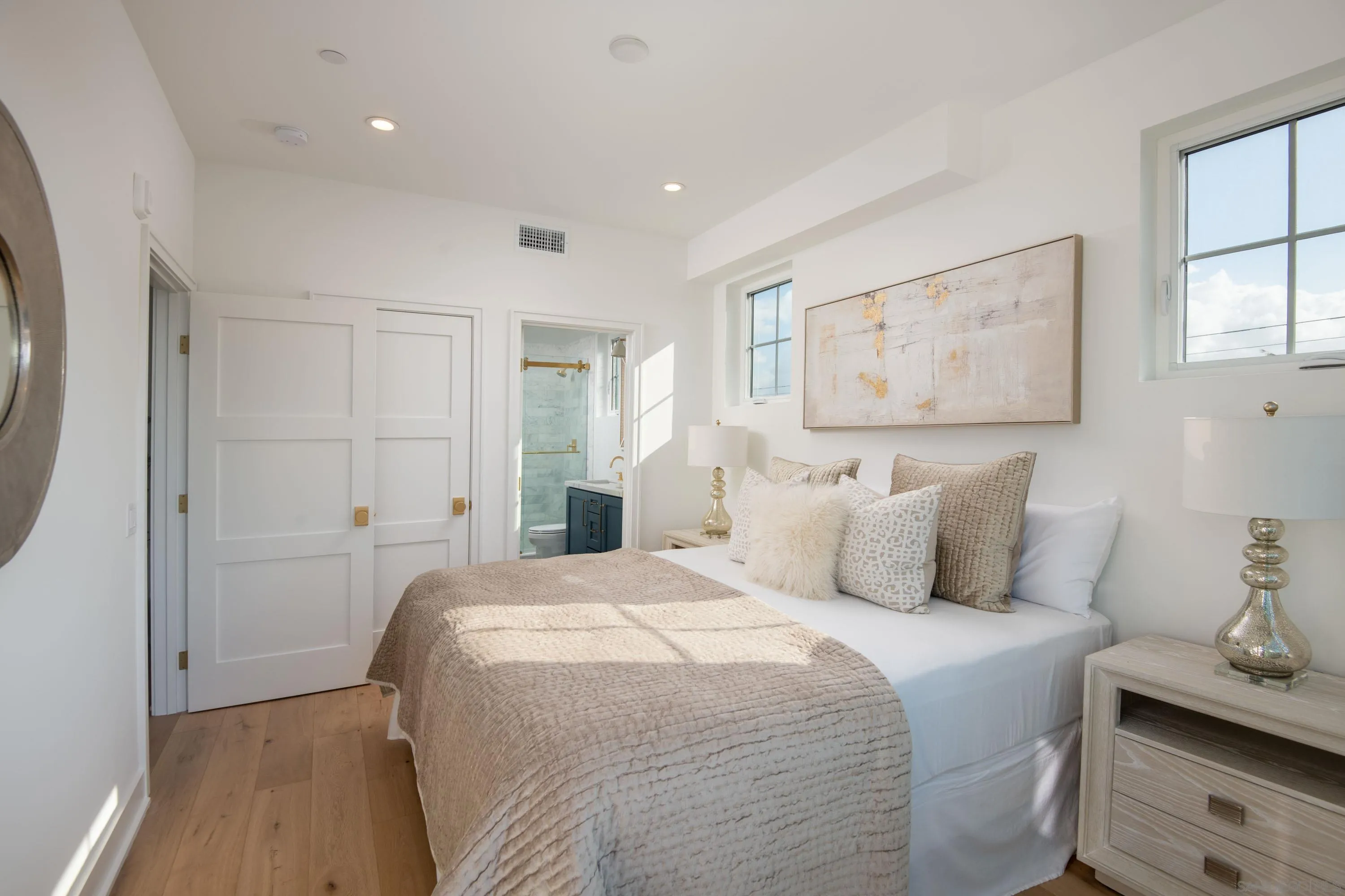 Coronado, California 92118, United States, 3 Bedrooms Bedrooms, ,4 BathroomsBathrooms,Residential,Active,11340