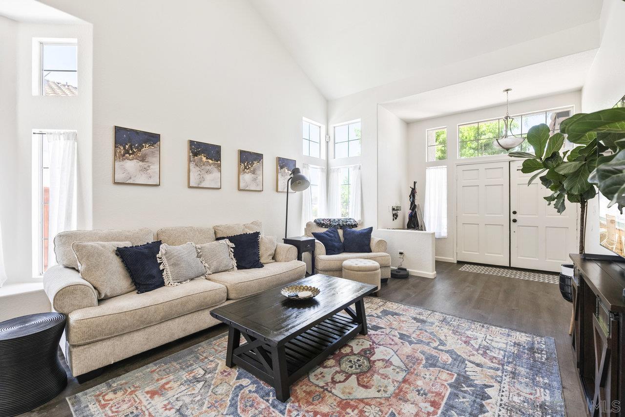4887 Motif St