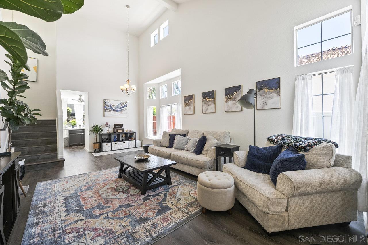 4887 Motif St