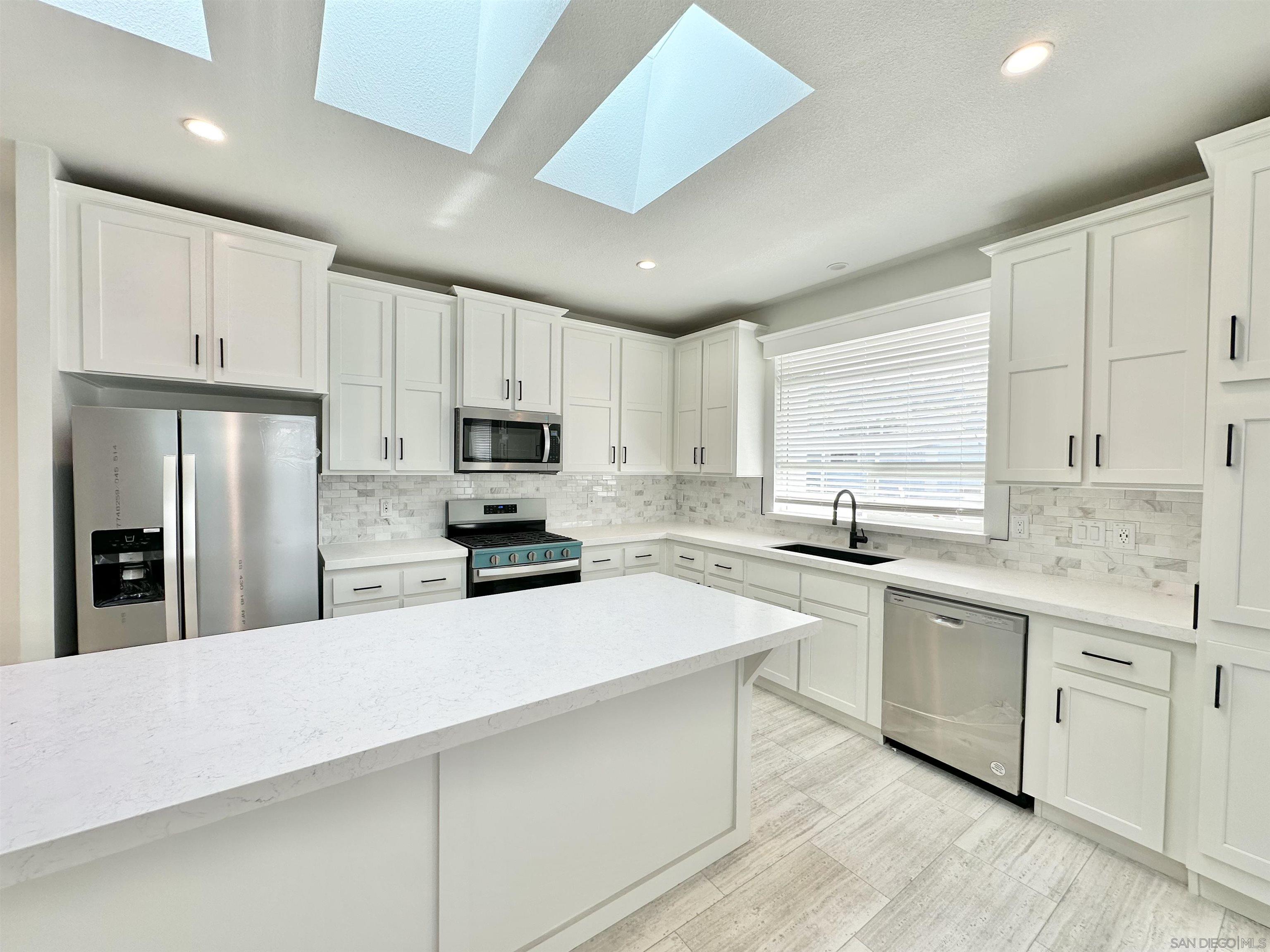 2130 Sunset Dr 80