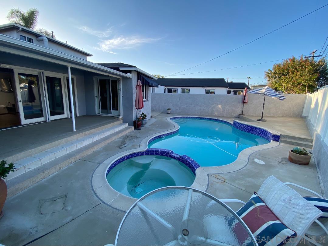 4917 Rockford Dr