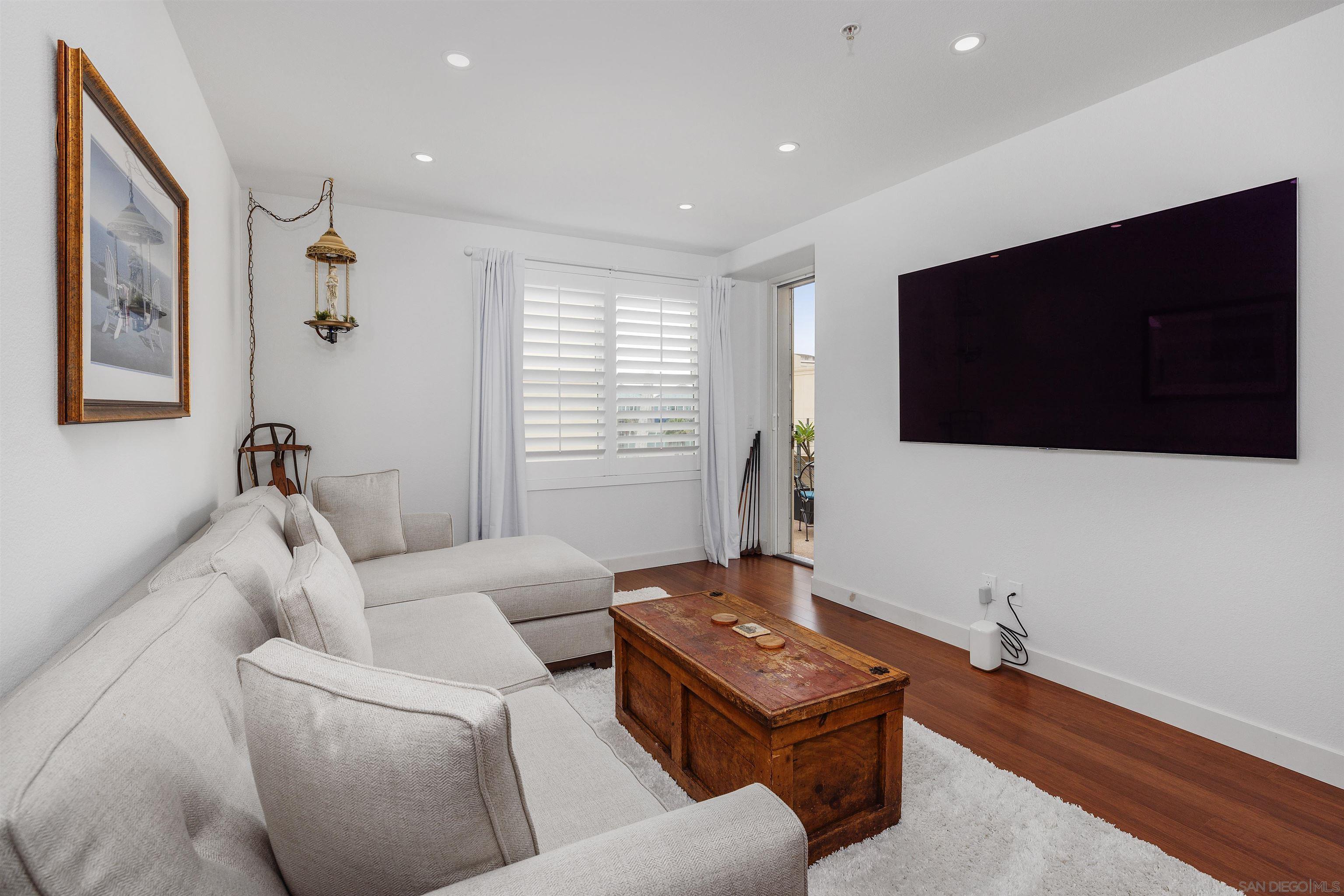 350  K St  614