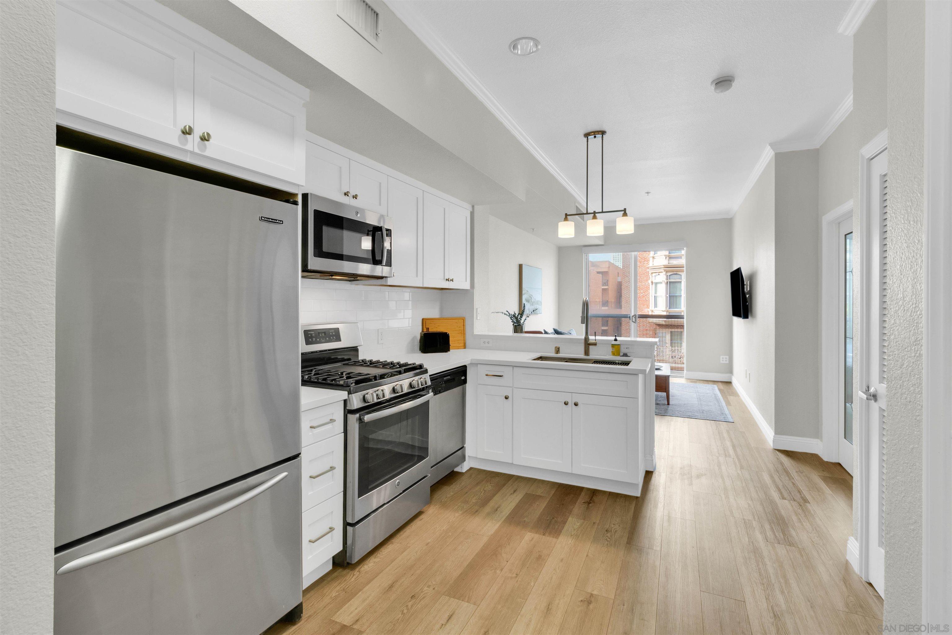445 Island Ave 303