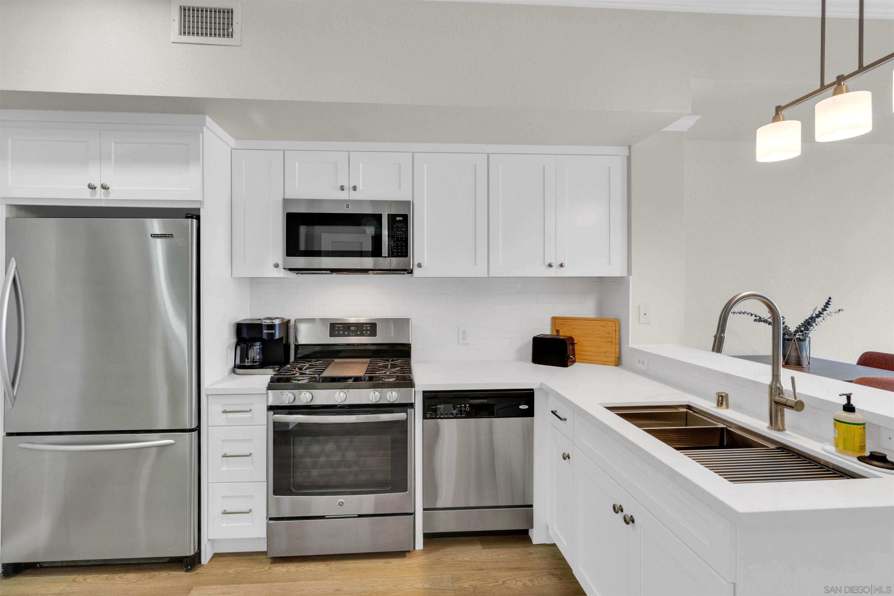 445 Island Ave 303