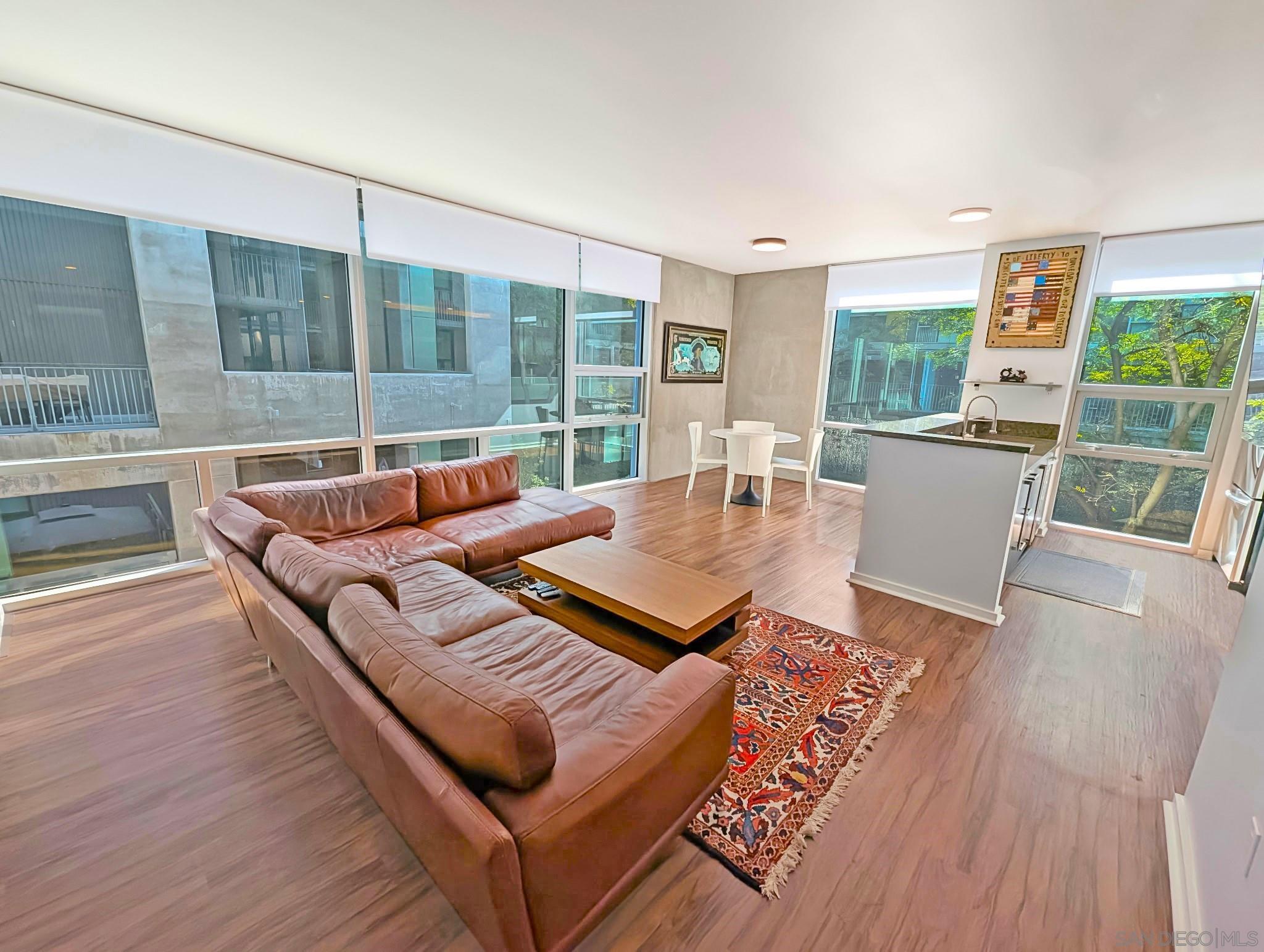 321 10th Ave 207