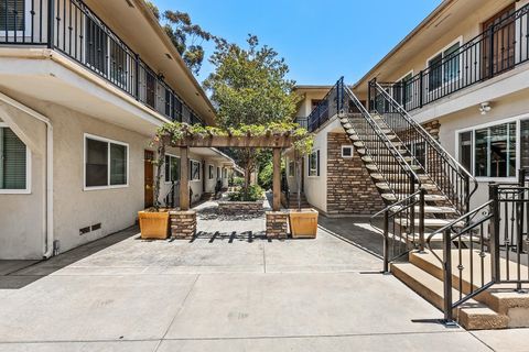 Condominium in San Diego CA 4047 8th Ave.jpg