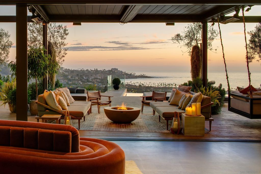 Photo of 2585 Calle Del Oro, La Jolla, CA 92037 (MLS # 240024377)