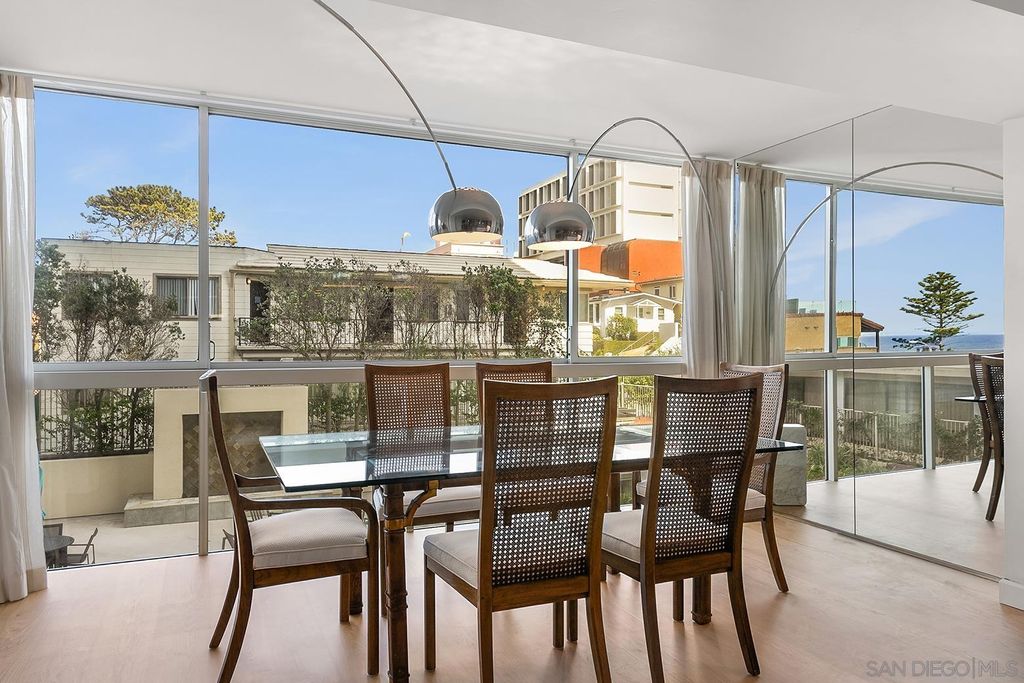 Photo of 939 Coast Blvd. 5G Blvd, La Jolla, CA 92037 (MLS # 240007415)