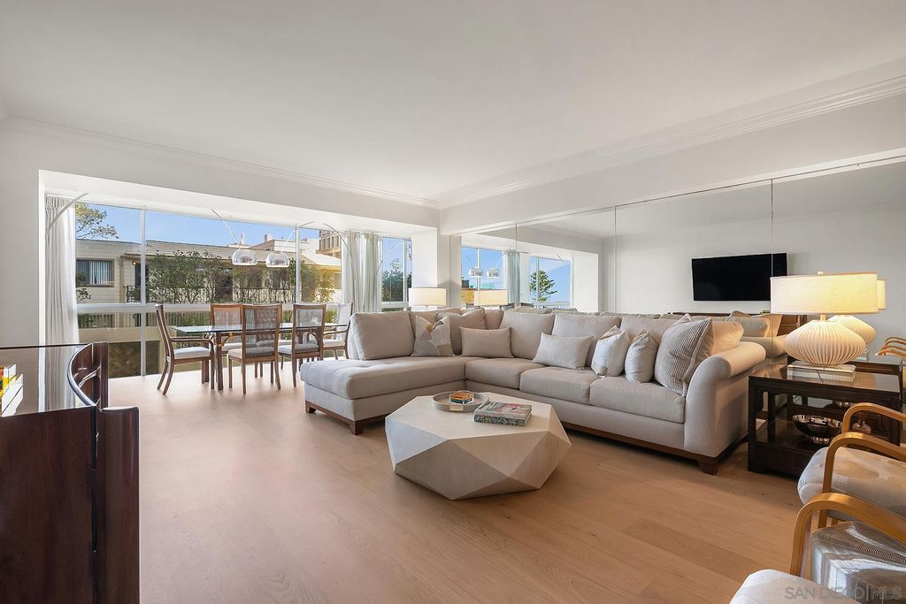 Photo of 939 Coast Blvd. 5G Blvd, La Jolla, CA 92037 (MLS # 240007415)