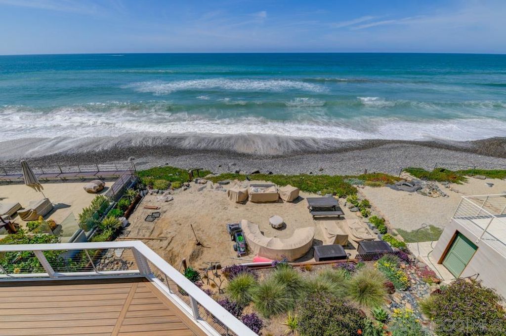 Photo of 2633 Ocean St, Carlsbad, CA 92008 (MLS # 250028028)