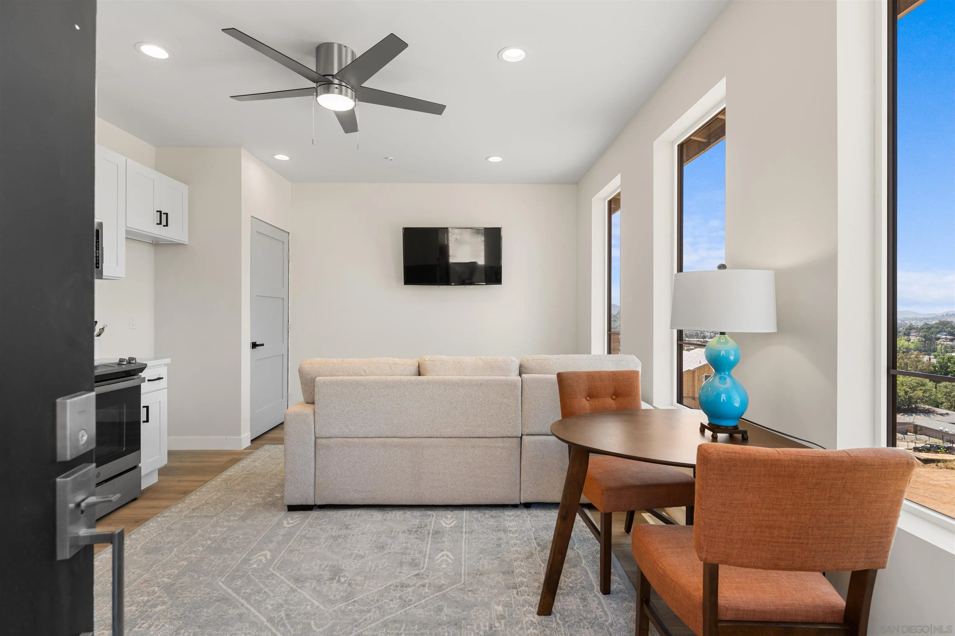 Escondido, California 92025, United States, 5 Bedrooms Bedrooms, ,4 BathroomsBathrooms,Residential,Active,67311