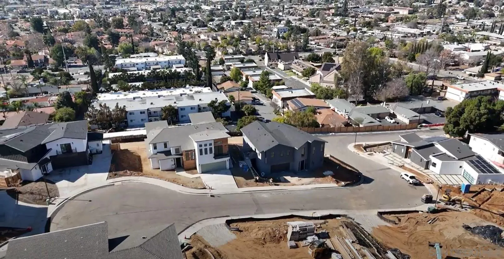 Escondido, California 92025, United States, 5 Bedrooms Bedrooms, ,4 BathroomsBathrooms,Residential,Active,67311