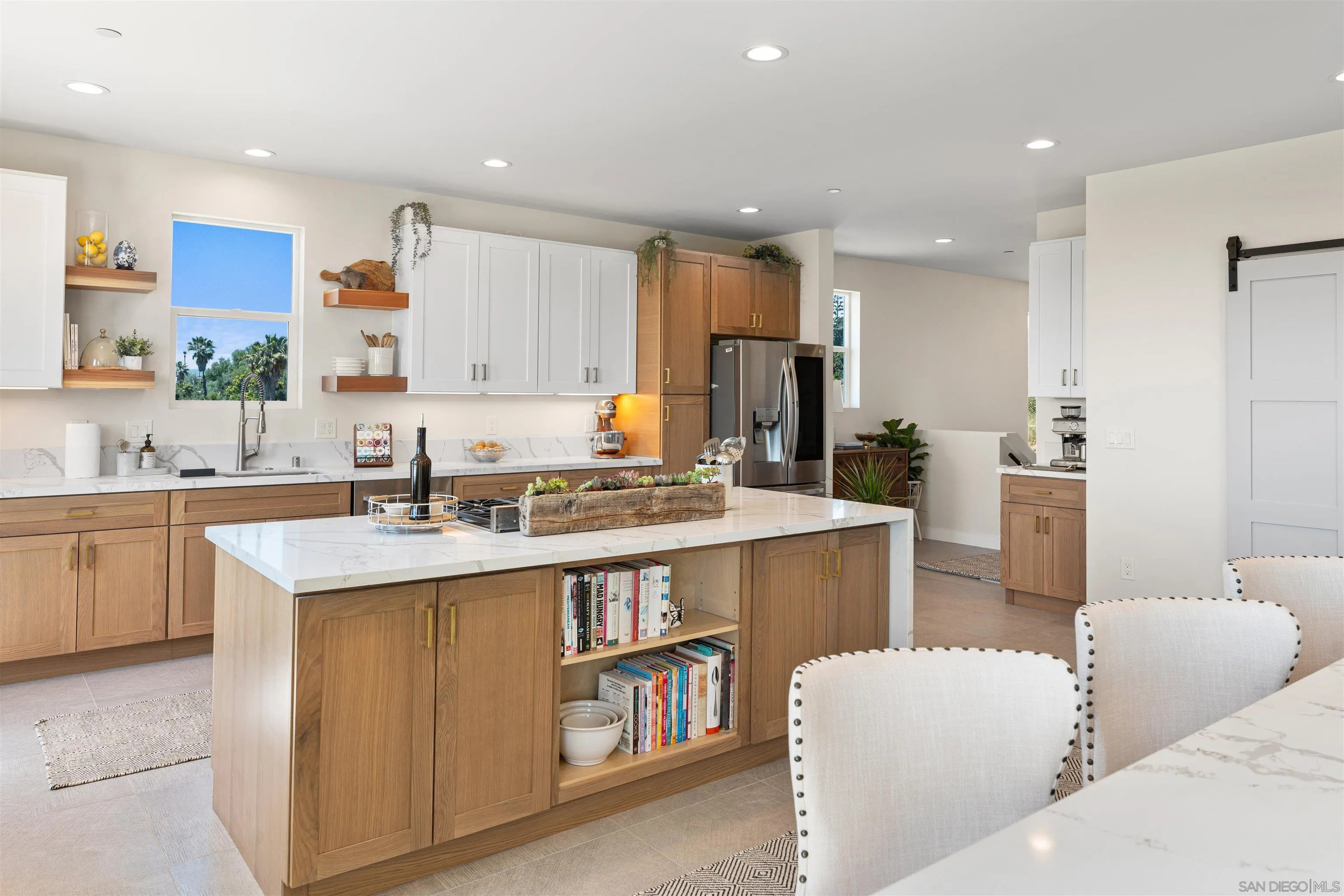 Escondido, California 92025, United States, 5 Bedrooms Bedrooms, ,4 BathroomsBathrooms,Residential,Active,67311