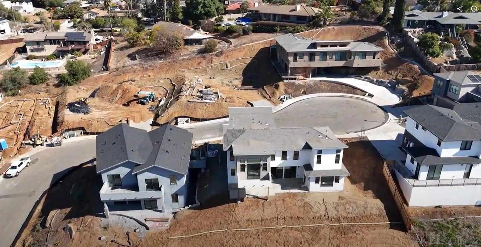 Escondido, California 92025, United States, 5 Bedrooms Bedrooms, ,4 BathroomsBathrooms,Residential,Active,67311