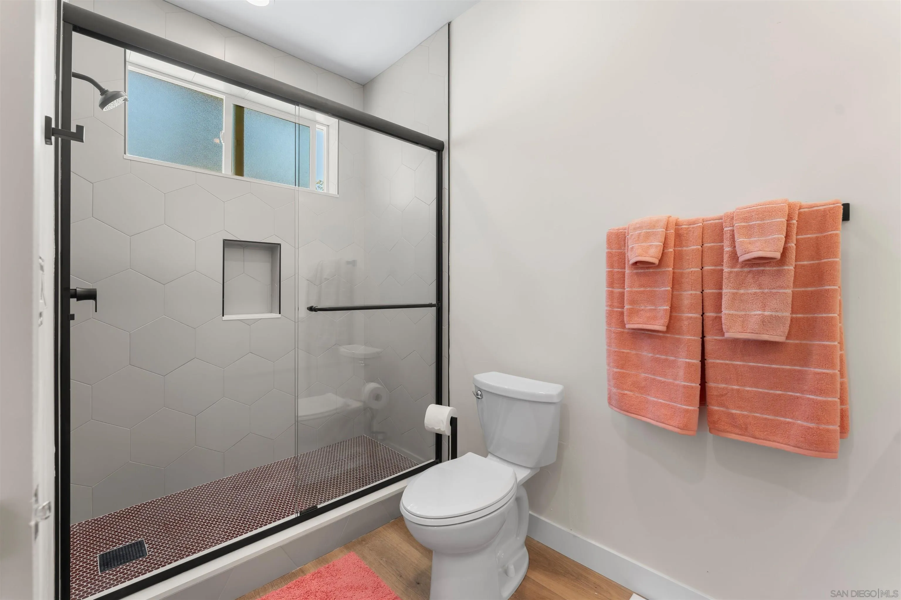 Escondido, California 92025, United States, 5 Bedrooms Bedrooms, ,4 BathroomsBathrooms,Residential,Active,67311